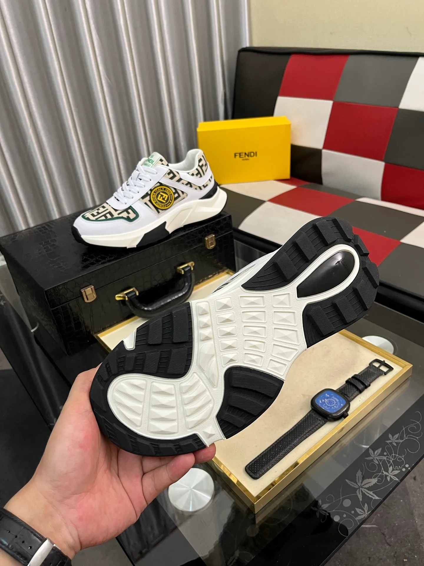 Men's shoes 💰458⌚️⌚️【FENDI】original quality.~ Unique modern style sneakers. 🏃A must-have casual shoe for trendy men😍😍 Original brand imported from Italy, imported original leather, sheep lining (refuses to discolor and grind feet) Sole: Original sole provided by the original factory, French lazy style design ⚠️Fit to the feet, original quality, super comfortable original sole. Just like shooting the real thing 🎬The real thing is better Code number: 38-444️⃣Colors available